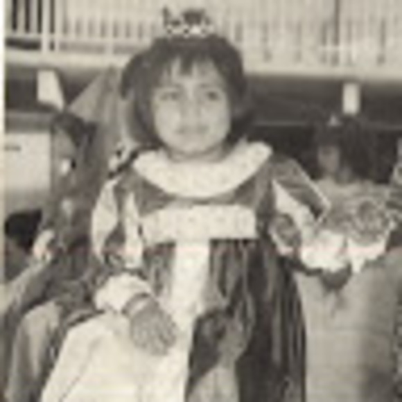 Meet your Posher, Iris - Picture 1 of 1